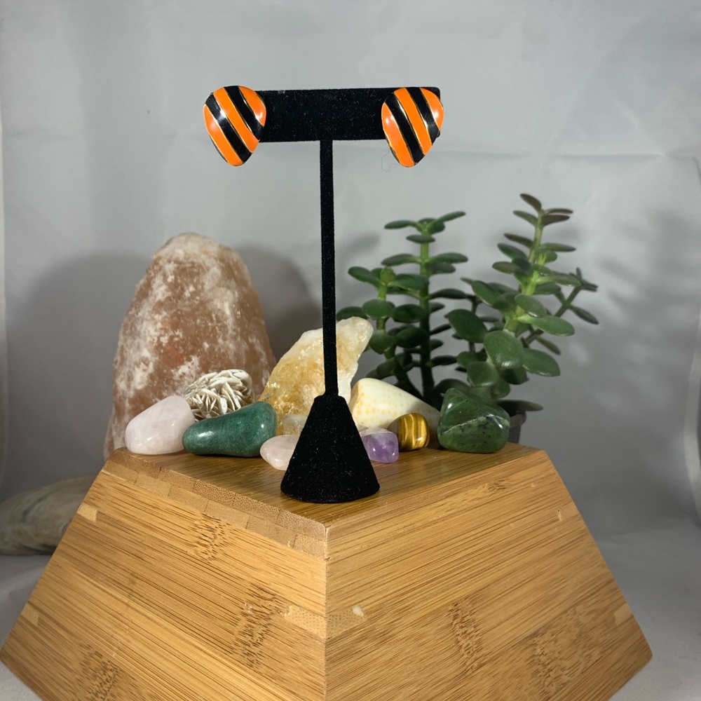 Black and orange striped vintage earring